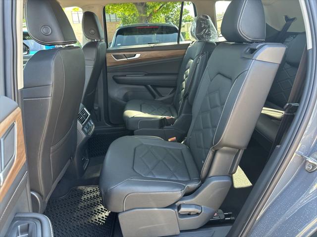 2026 Volkswagen Atlas SE with Technology