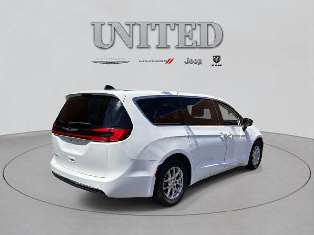 2024 Chrysler Pacifica Touring L FWD