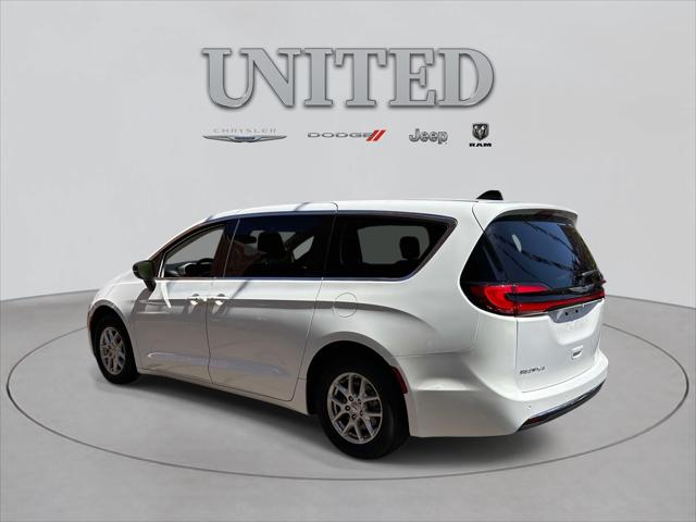 2024 Chrysler Pacifica Touring L FWD
