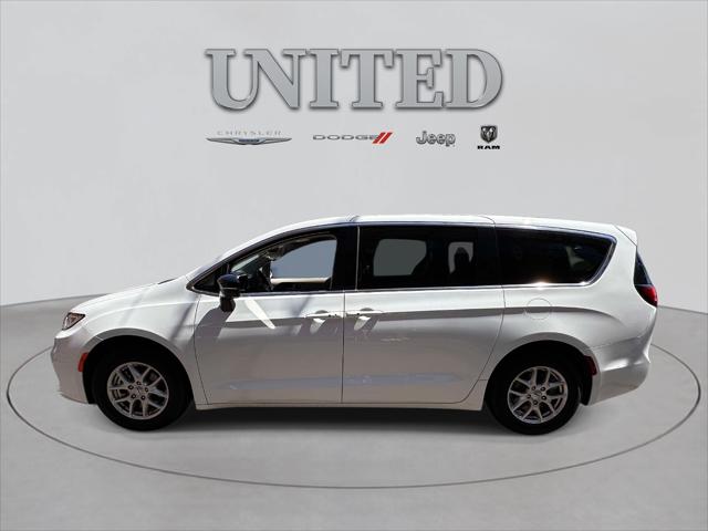 2024 Chrysler Pacifica Touring L FWD