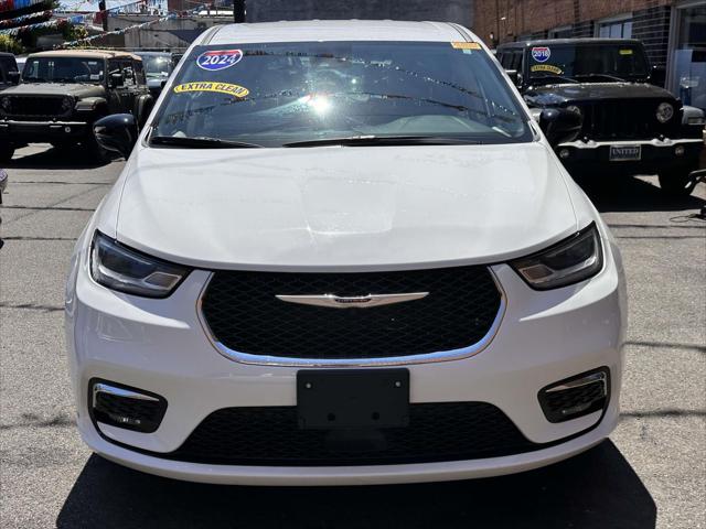 2024 Chrysler Pacifica Touring L FWD