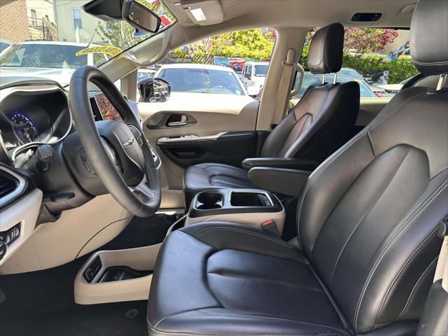 2024 Chrysler Pacifica Touring L FWD