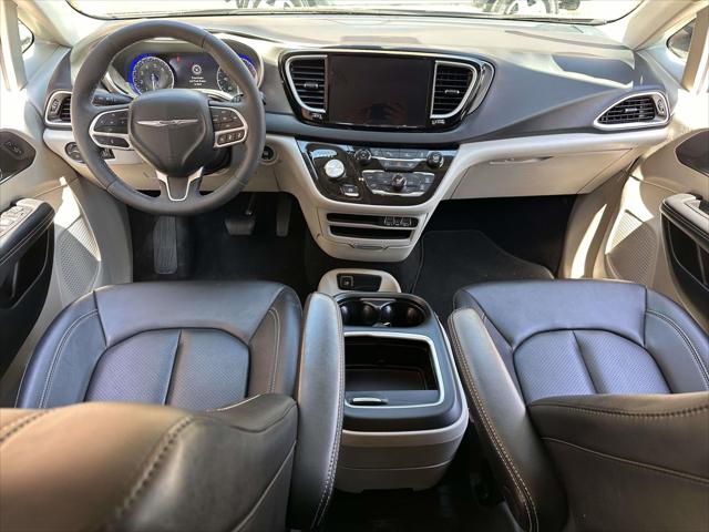 2024 Chrysler Pacifica Touring L FWD