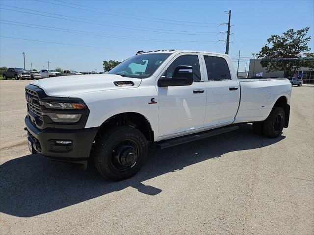 2026 RAM Ram 3500 RAM 3500 TRADESMAN CREW CAB 4X4 8 BOX