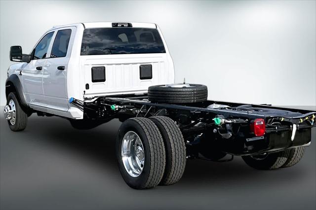 2026 RAM 5500 Chassis RAM 5500 TRADESMAN CHASSIS CREW CAB 4X4 84 CA