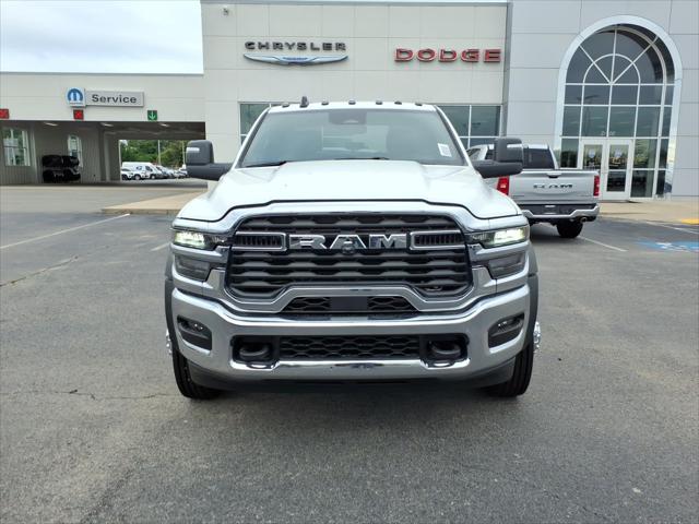 2026 RAM 5500 Chassis RAM 5500 TRADESMAN CHASSIS CREW CAB 4X4 60 CA