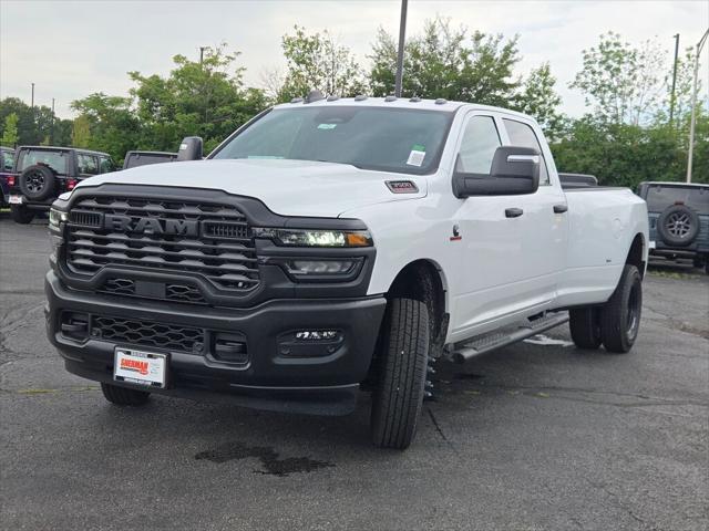 2026 RAM Ram 3500 RAM 3500 TRADESMAN CREW CAB 4X4 8 BOX
