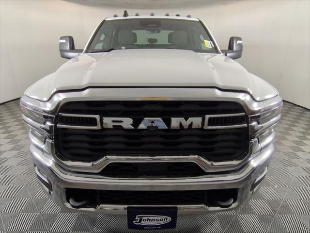 2026 RAM Ram 5500 Chassis Cab RAM 5500 TRADESMAN CHASSIS CREW CAB 4X4 84 CA