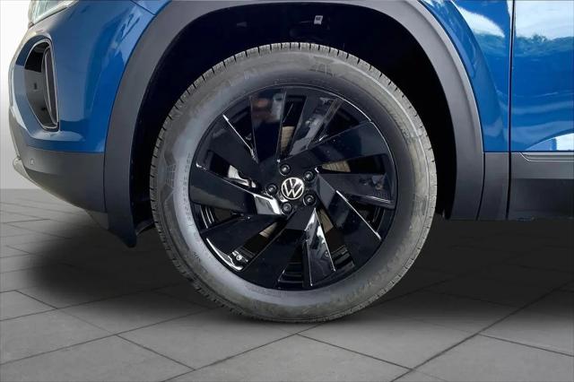 2026 Volkswagen Atlas Cross Sport SE with Technology