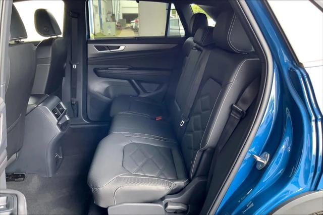2026 Volkswagen Atlas Cross Sport SE with Technology