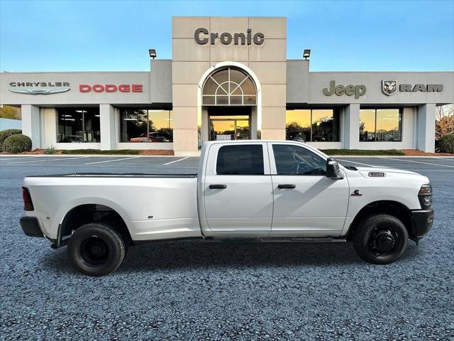 2026 RAM Ram 3500 RAM 3500 TRADESMAN CREW CAB 4X4 8 BOX