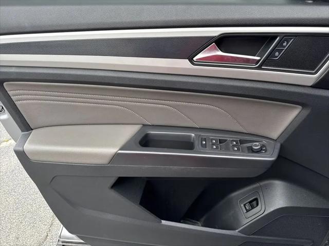 2021 Volkswagen Atlas Cross Sport 3.6L V6 SE w/Technology R-Line