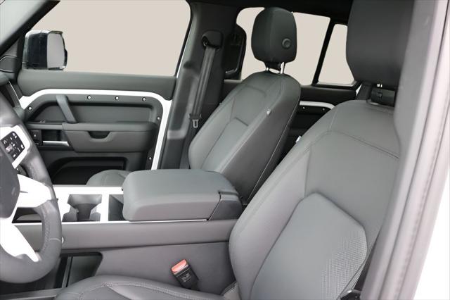 2025 Land Rover Defender 110 P300