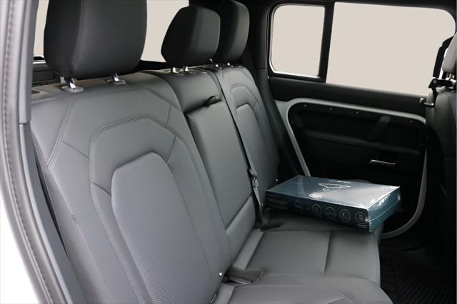 2025 Land Rover Defender 110 P300