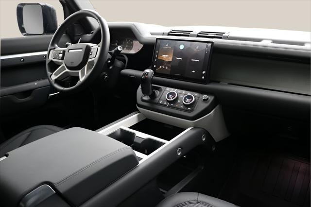 2025 Land Rover Defender 110 P300