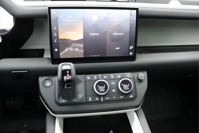 2025 Land Rover Defender 110 P300
