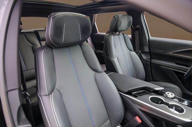 2025 Cadillac iQ Luxury 3 RWD