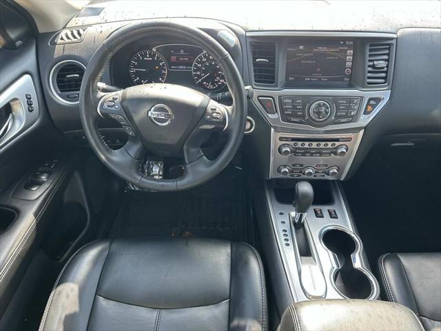2019 Nissan Pathfinder SL
