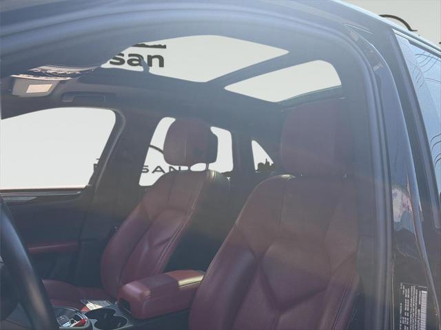 2023 Porsche Macan T