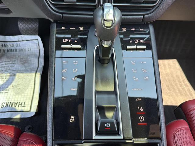 2023 Porsche Macan T