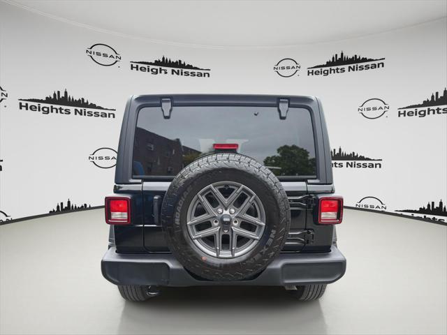 2025 Jeep Wrangler 4-Door Summit 4x4