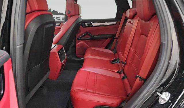 2023 Porsche Cayenne Platinum Edition