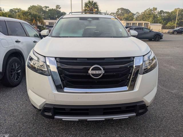 2024 Nissan Pathfinder Platinum FWD