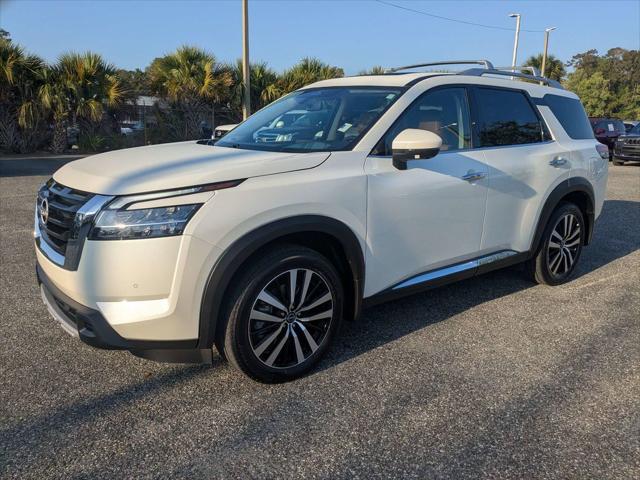 2024 Nissan Pathfinder Platinum FWD