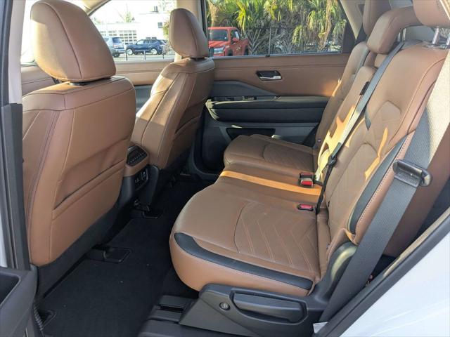 2024 Nissan Pathfinder Platinum FWD