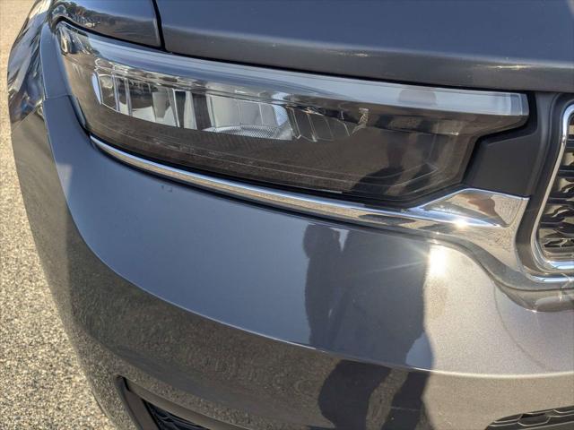 2024 Jeep Grand Cherokee L Laredo 4x2