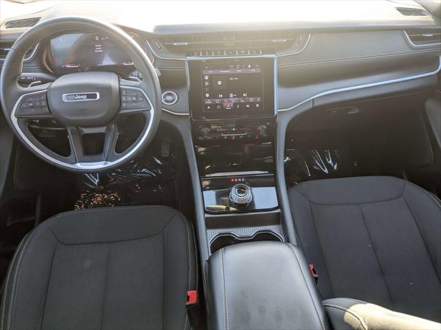 2024 Jeep Grand Cherokee L Laredo 4x2