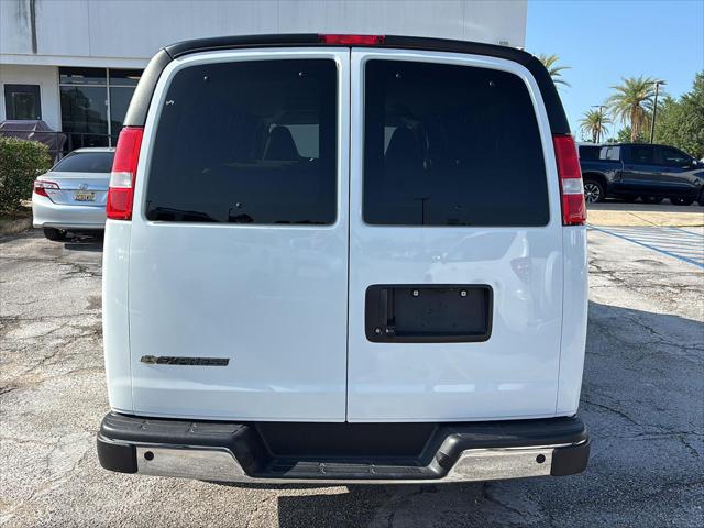 2025 Chevrolet Express Passenger RWD 3500 Extended Wheelbase LT