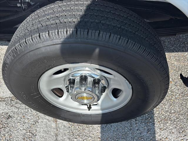 2025 Chevrolet Express Passenger RWD 3500 Extended Wheelbase LT