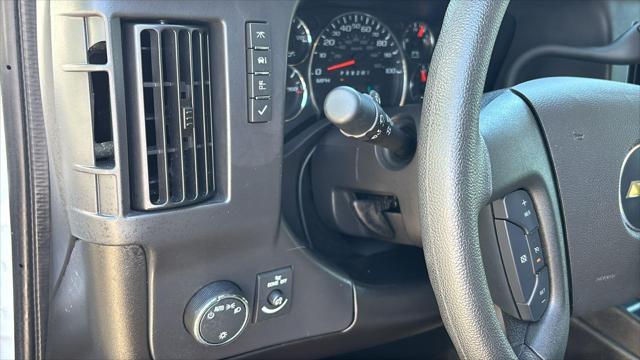 2025 Chevrolet Express Passenger RWD 3500 Extended Wheelbase LT