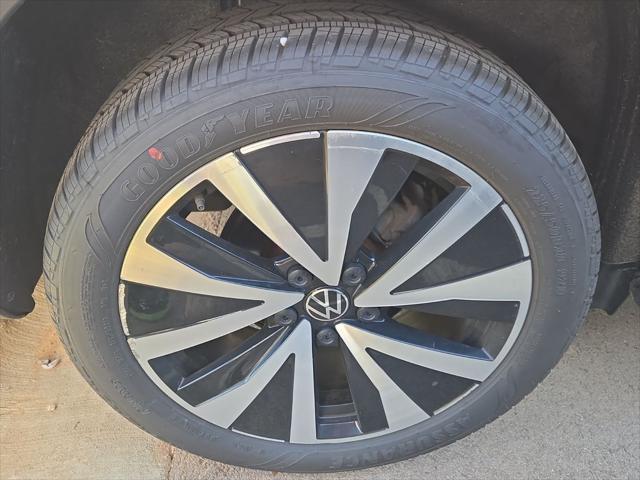 2024 Volkswagen Taos 1.5T SE
