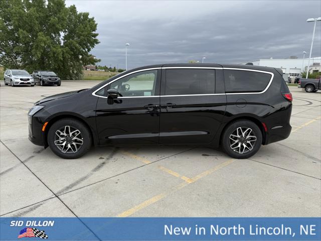2027 Chrysler Pacifica PACIFICA LIMITED