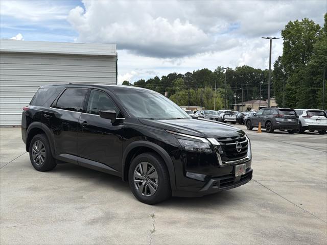 2025 Nissan Pathfinder S FWD