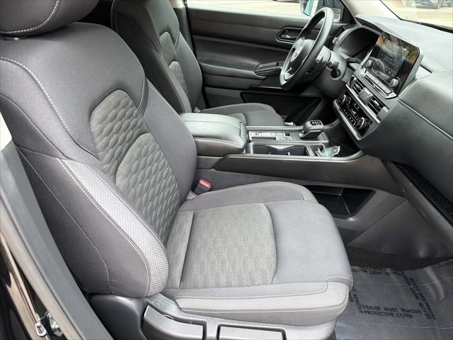 2025 Nissan Pathfinder S FWD