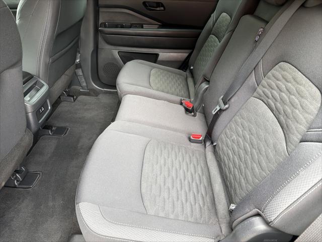 2025 Nissan Pathfinder S FWD