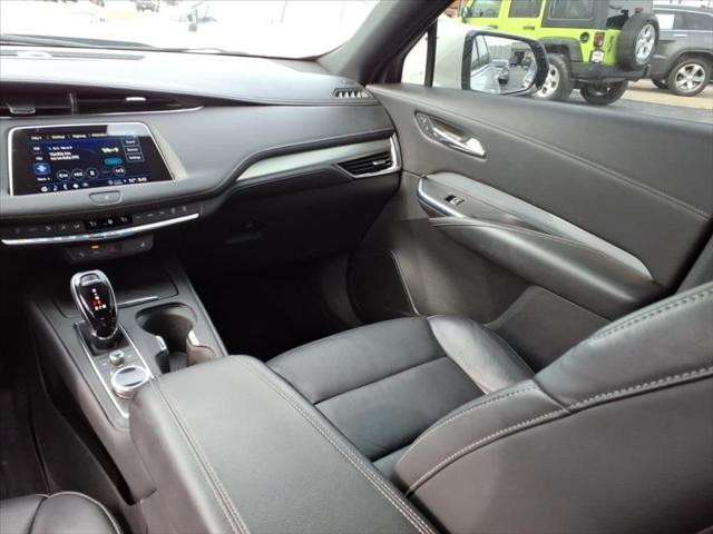 2022 Cadillac XT4 AWD Premium Luxury