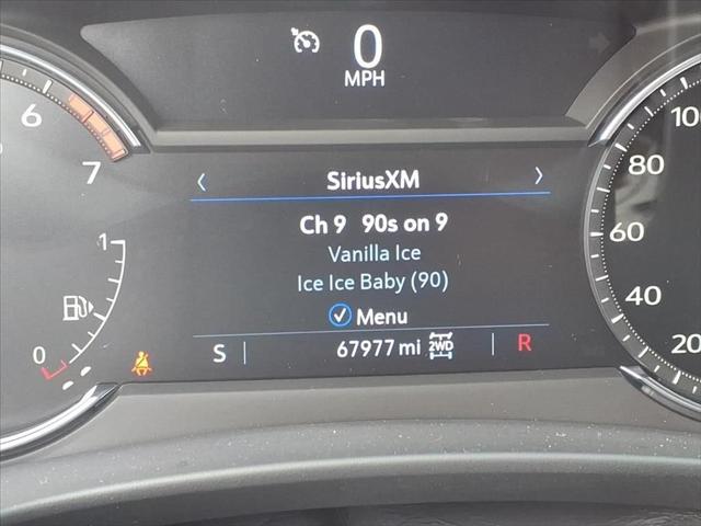 2022 Cadillac XT4 AWD Premium Luxury