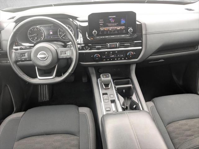 2025 Nissan Pathfinder SV FWD