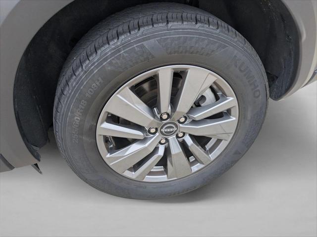 2025 Nissan Pathfinder SV FWD