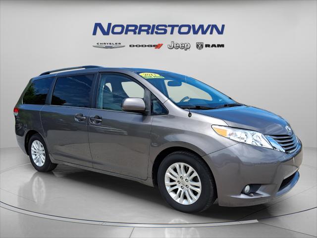 2013 Toyota Sienna XLE V6 8 Passenger