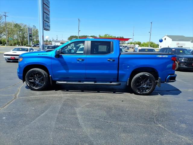 2023 Chevrolet Silverado 1500 4WD Crew Cab Short Bed Custom