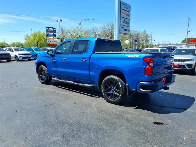 2023 Chevrolet Silverado 1500 4WD Crew Cab Short Bed Custom