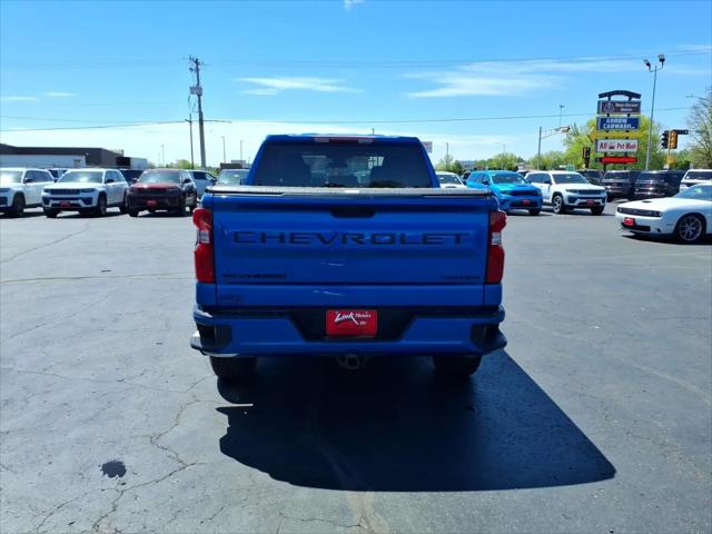 2023 Chevrolet Silverado 1500 4WD Crew Cab Short Bed Custom