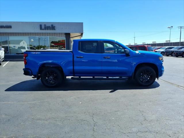 2023 Chevrolet Silverado 1500 4WD Crew Cab Short Bed Custom