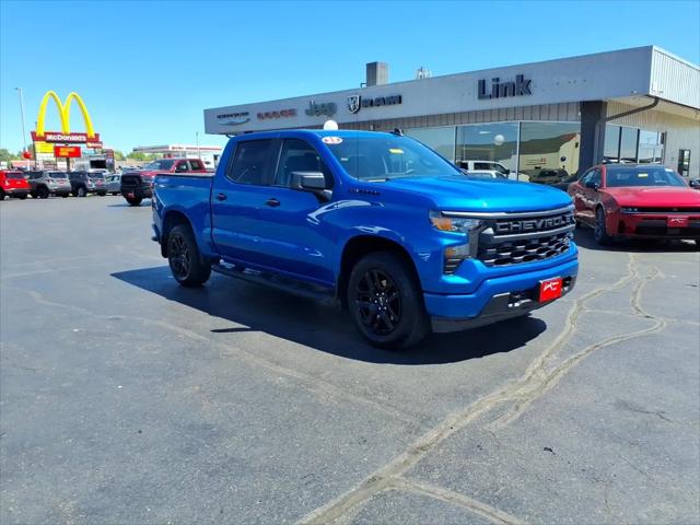2023 Chevrolet Silverado 1500 4WD Crew Cab Short Bed Custom