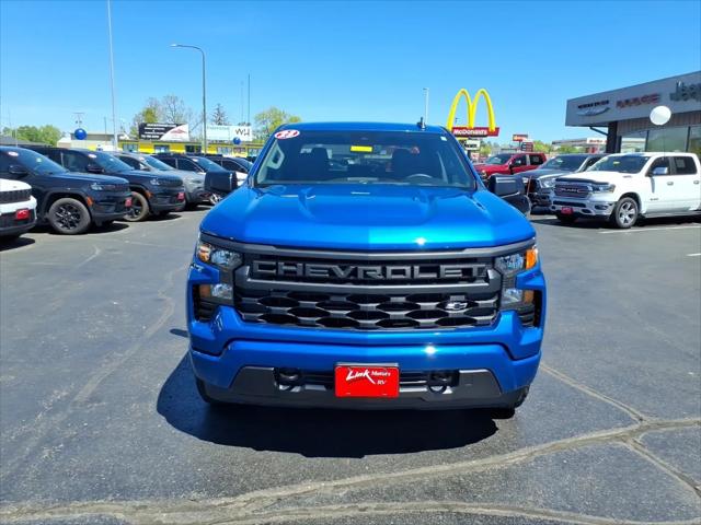 2023 Chevrolet Silverado 1500 4WD Crew Cab Short Bed Custom